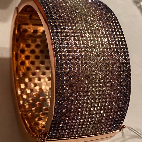 AKKAD brand cuff bracelet PAVÉ OMBRÉ lilacs to pinks crystals -rose-gold tone - Picture 5 of 15